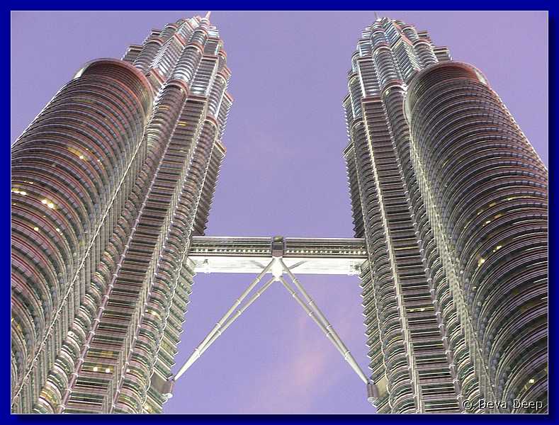 07745 20060128 1938-44 Kuala Lumpur KLCC Petronas Towers and around