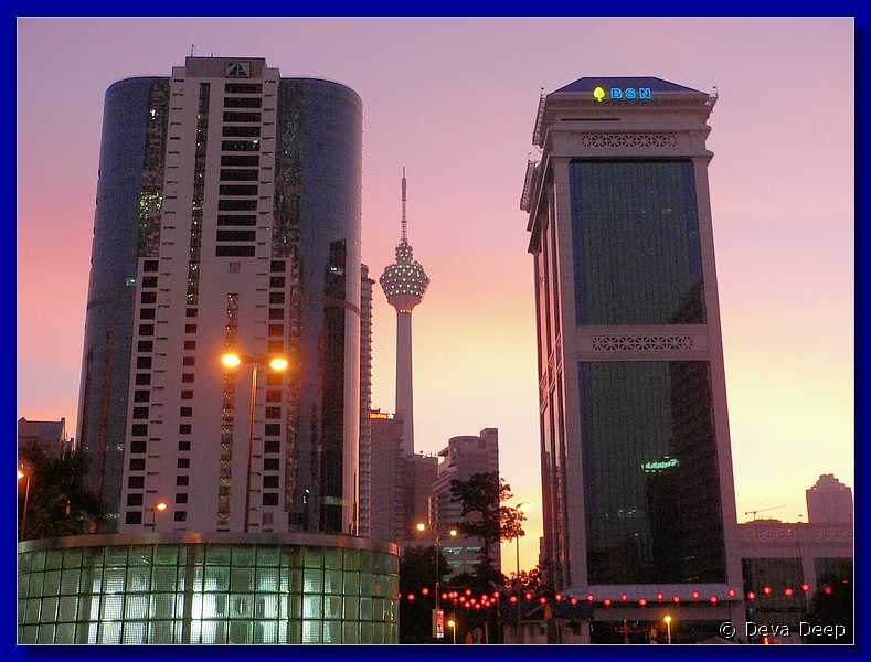 07747 20060128 1939-32 Kuala Lumpur KLCC Petronas Towers and around-spf
