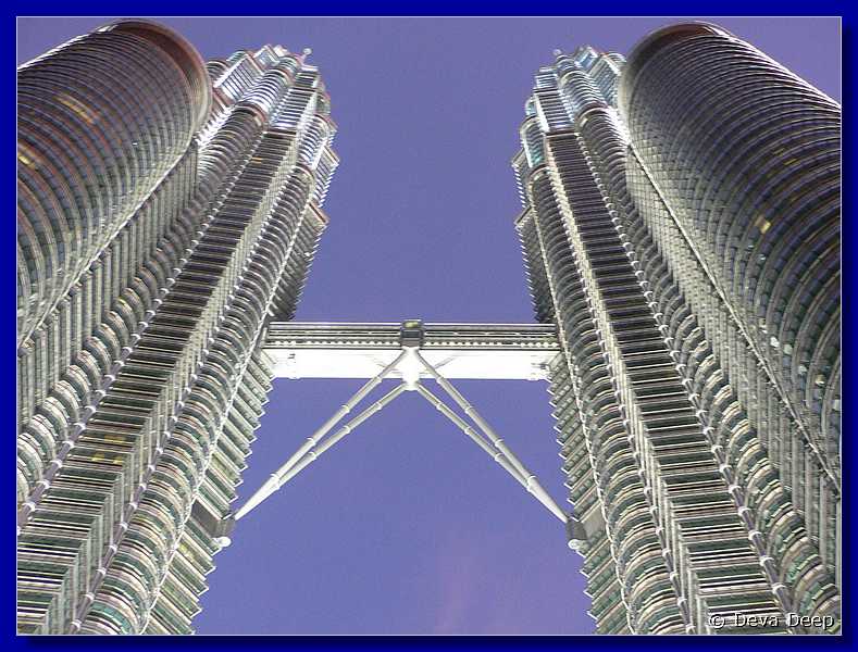 07753 20060128 1940-32 Kuala Lumpur KLCC Petronas Towers and around