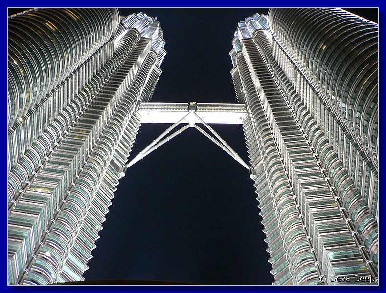 07766 20060128 2021-12 Kuala Lumpur KLCC Petronas Towers and around