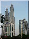 07730 20060128 1920-18 Kuala Lumpur KLCC Petronas Towers and around.JPG