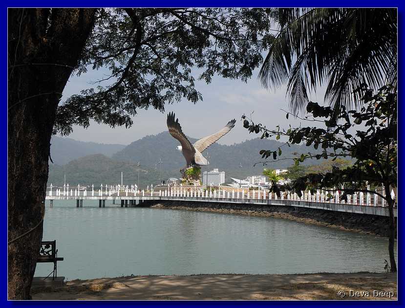LA02 Langkawi Ferry eagle statue