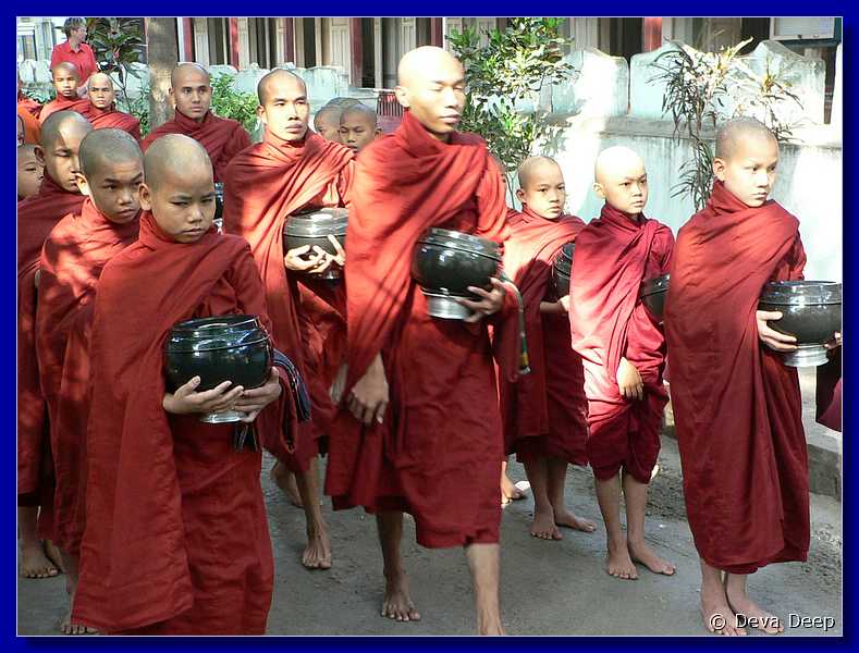 3070 Amarpura Mha Ganayon Kyaung Monks