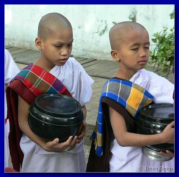 3097 Amarpura Mha Ganayon Kyaung Monks
