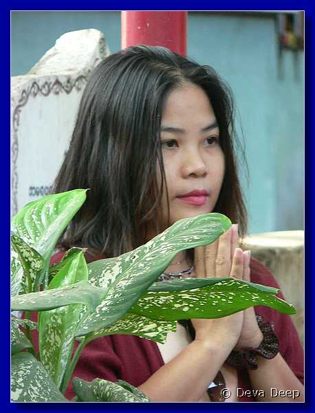 3099 Amarpura Mha Ganayon Kyaung praying