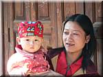 1739 20041221 1003-58 Taunggyi Market 1 with women.JPG