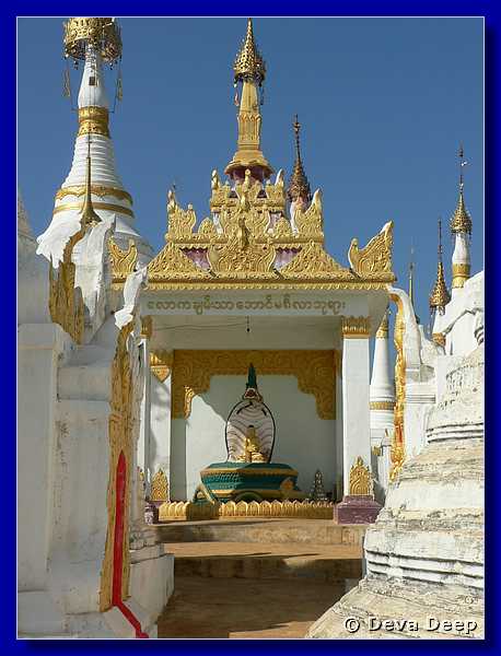2175 Inle lake Taung Tho Kyaung pagodas.JPG