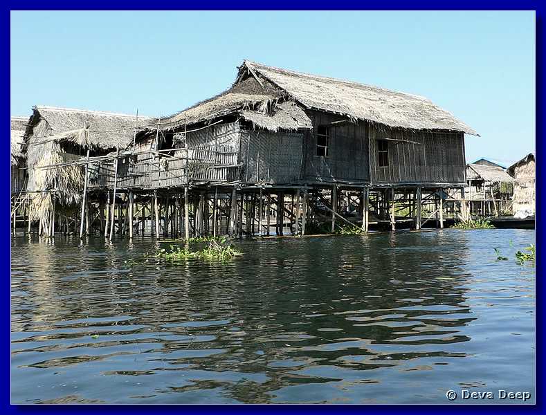 2238 Inle lake Canals-houses-boats.jpg