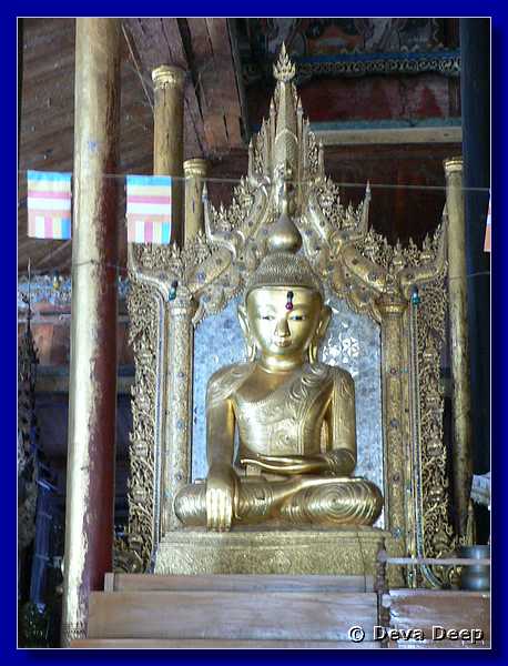 2439 Nga Phe Kyaung-Cat monastry.JPG