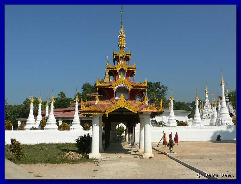 2647 Maing Thauk-landscape-ahram-monks.jpg