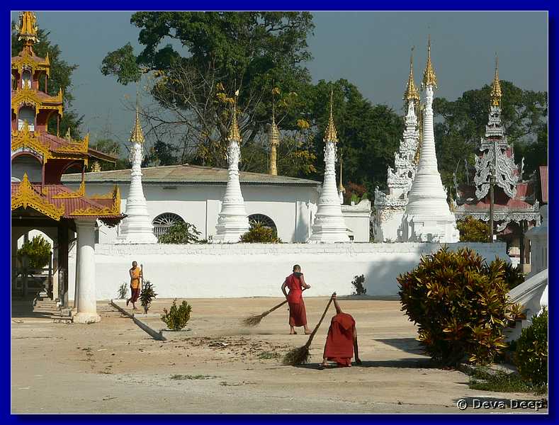 2648 Maing Thauk-landscape-ahram-monks.JPG