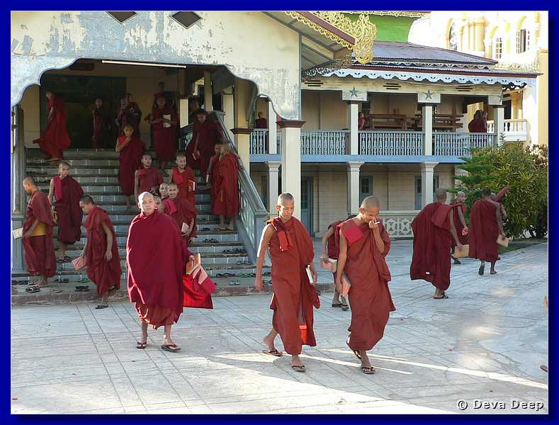 2811 Nyaungshwe Monks-ashram.JPG
