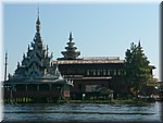 2210 Inle lake Boat-pagodas.JPG