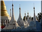 2822 Nyaungshwe Pagodas.jpg