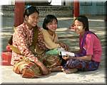 2901 Mandalay Kuthodaw Paya Girls.JPG