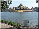 4641 Yangon Kandawgi Lake Royal barge.jpg