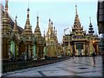 4732 Yangon Schwedagon Paya.jpg