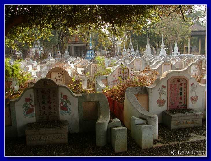 Kanchanaburi 20030211 1544 Chinese graveyard