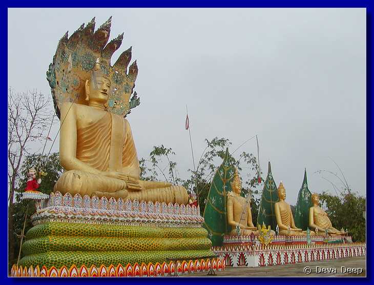 Sangkhlaburi 20030214 0822 Buddha statues-s