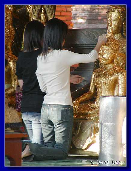 Ayuthaya Yai Chai Mongkhon 20030119 0805 Girls prayp