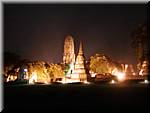 Ayuthaya Wats at night 20011127 1927.jpg