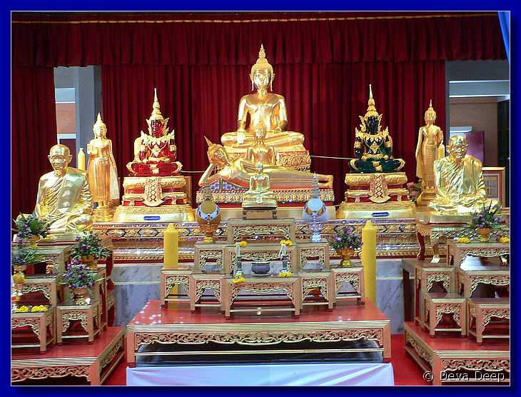 0599 20041122 1359-30 Bangkok Wat Samphanthawongsaram