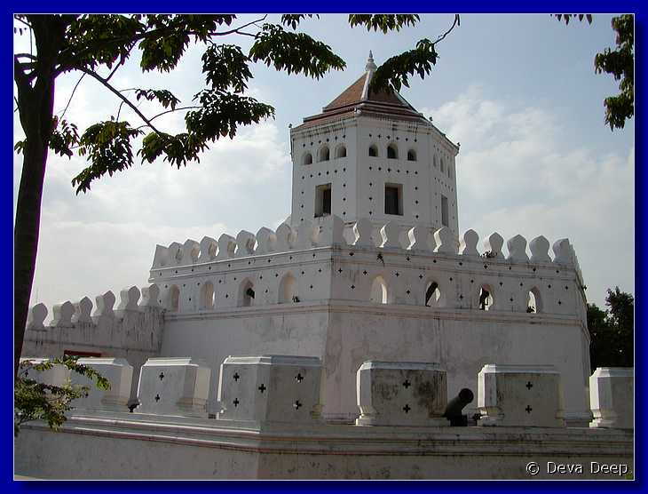 Bangkok Fortress 20011226 1432