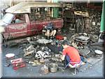 0593 20041122 1341-12 Bangkok Car mechanics.JPG