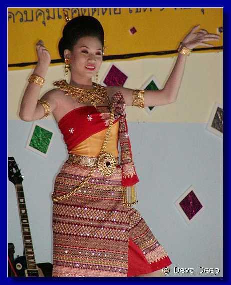 Phitsanulok Thai Dancers 20011201 2002-1