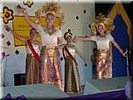 Phitsanulok Thai Dancers 20011201 2126-3.jpg