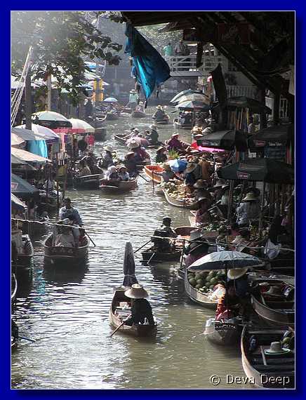 Damnoen Saduak floating market 20031203 102914ac-cl