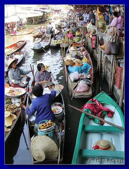 Damnoen Saduak floating market 20031203 103842