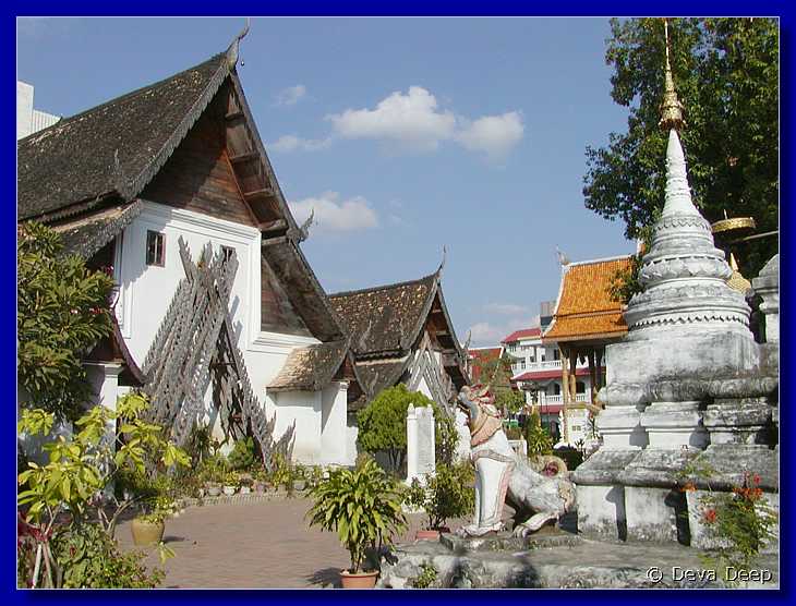 Chiang Mai Wats 20011205 144318