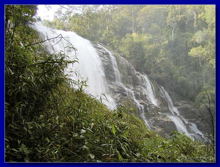 Doi Inthanon Waterfall 20011204 1535