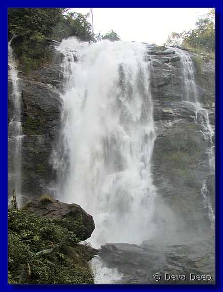Doi Inthanon Waterfall 20011204 1545