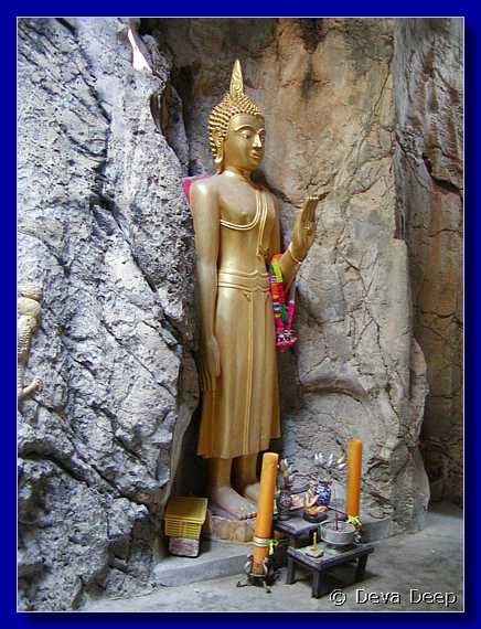 Phetchaburi Wat Boontawee (Tumklab) 20030121 082752cr