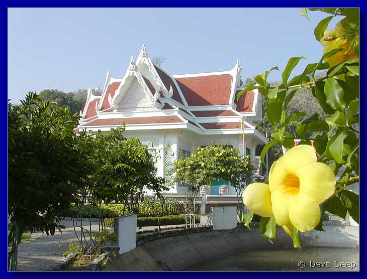 Phetchaburi park wat 20030123 0912cr