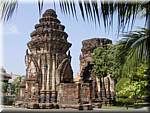 Phetchaburi Wat Kamphaeng Lang-Khmer 20030120 1244s.jpg