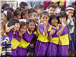 Phetchaburi Wat Mahathat Children 20030120 084252pt.jpg