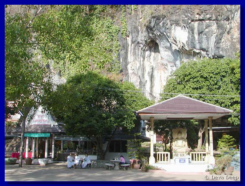Krabi Wat Tham Seua 20030206 083718s