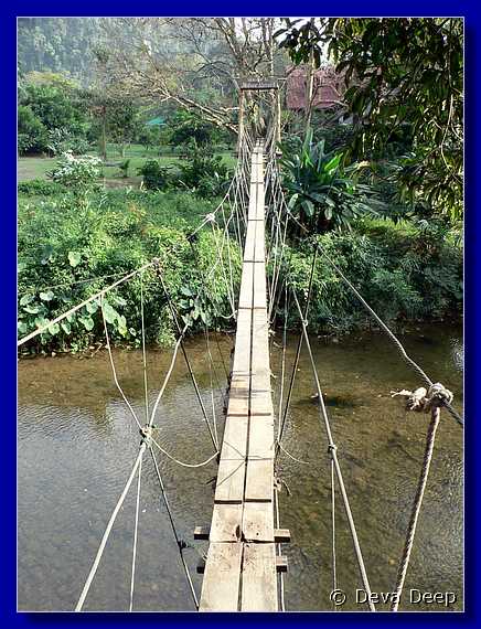 1239 20041208 1554-56 Khao Sok Foot bridge-iC