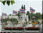 Phuket Heroines monument.jpg