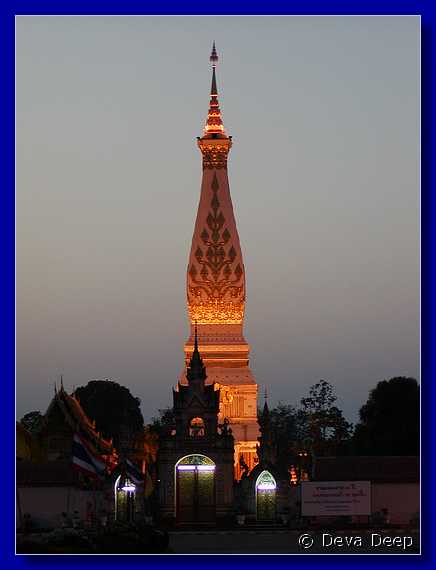 That Phanom Wat Phra TP 20031221 1751