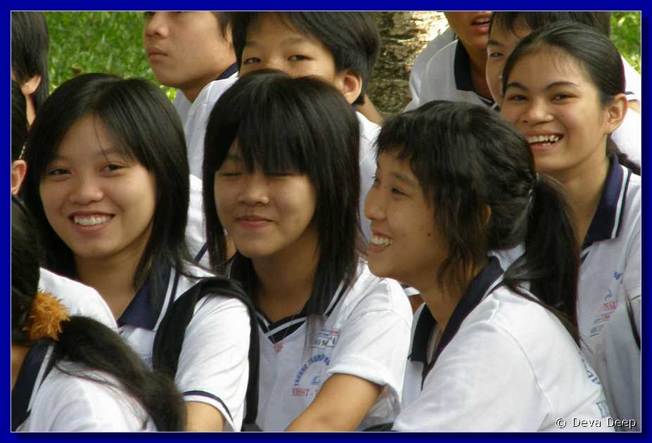 Saigon De Le Lai park-girls-007