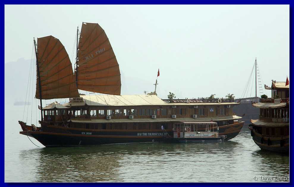 Halong Bay Boat trip back-072