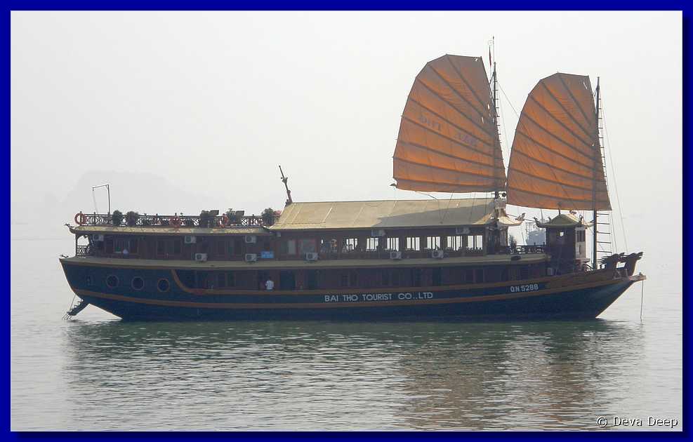 Halong Bay Boat trip back-ga-071