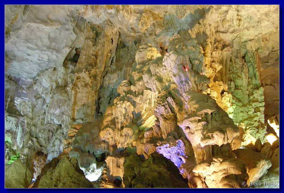 Halong Bay Cave I-009