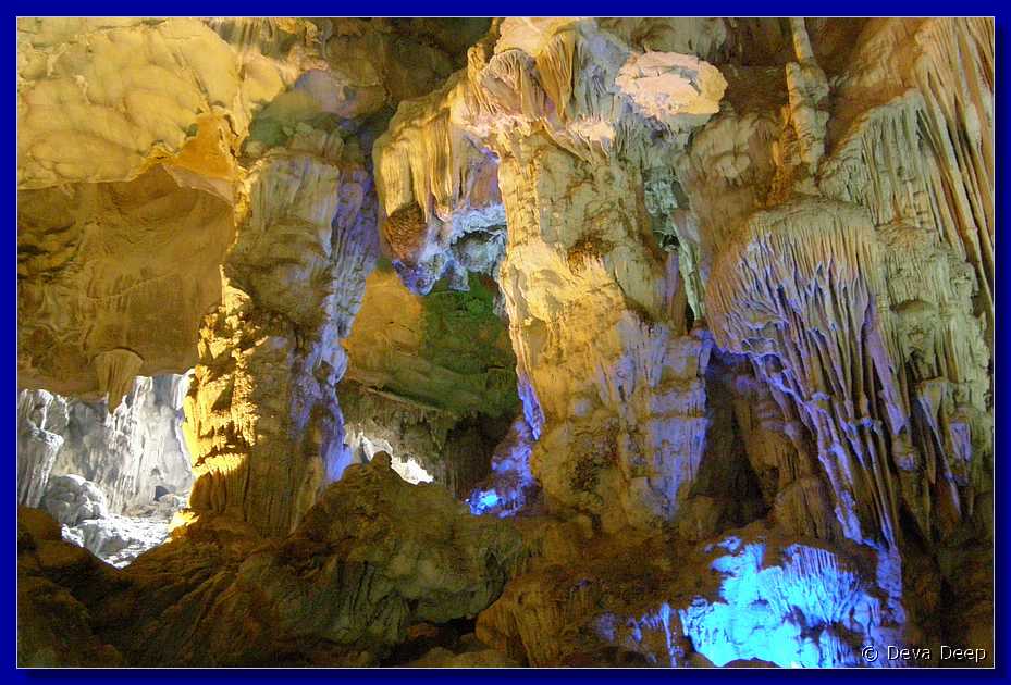 Halong Bay Cave I-011