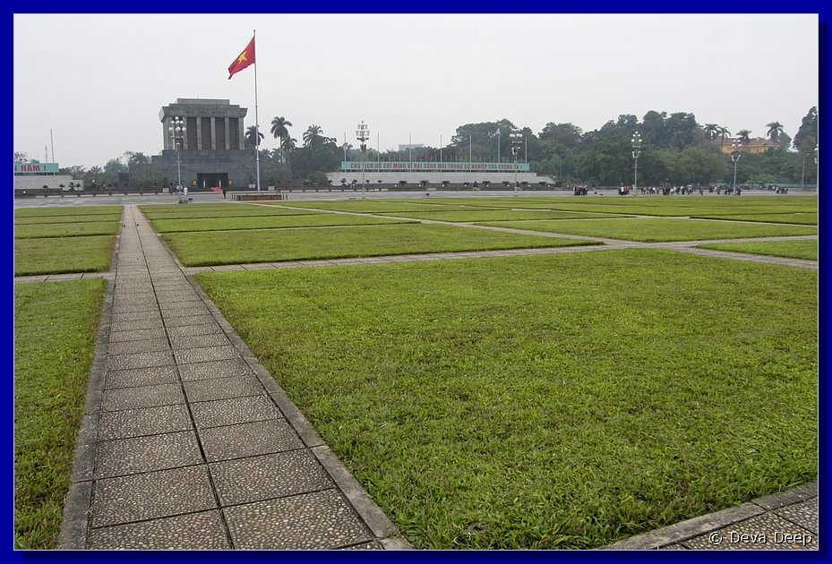 Hanoi Ho Chi Minh Mausoleum-026