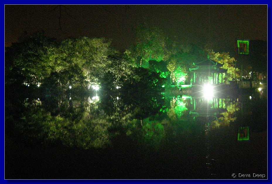 Hanoi Hoan Kiem Lake at night-093
